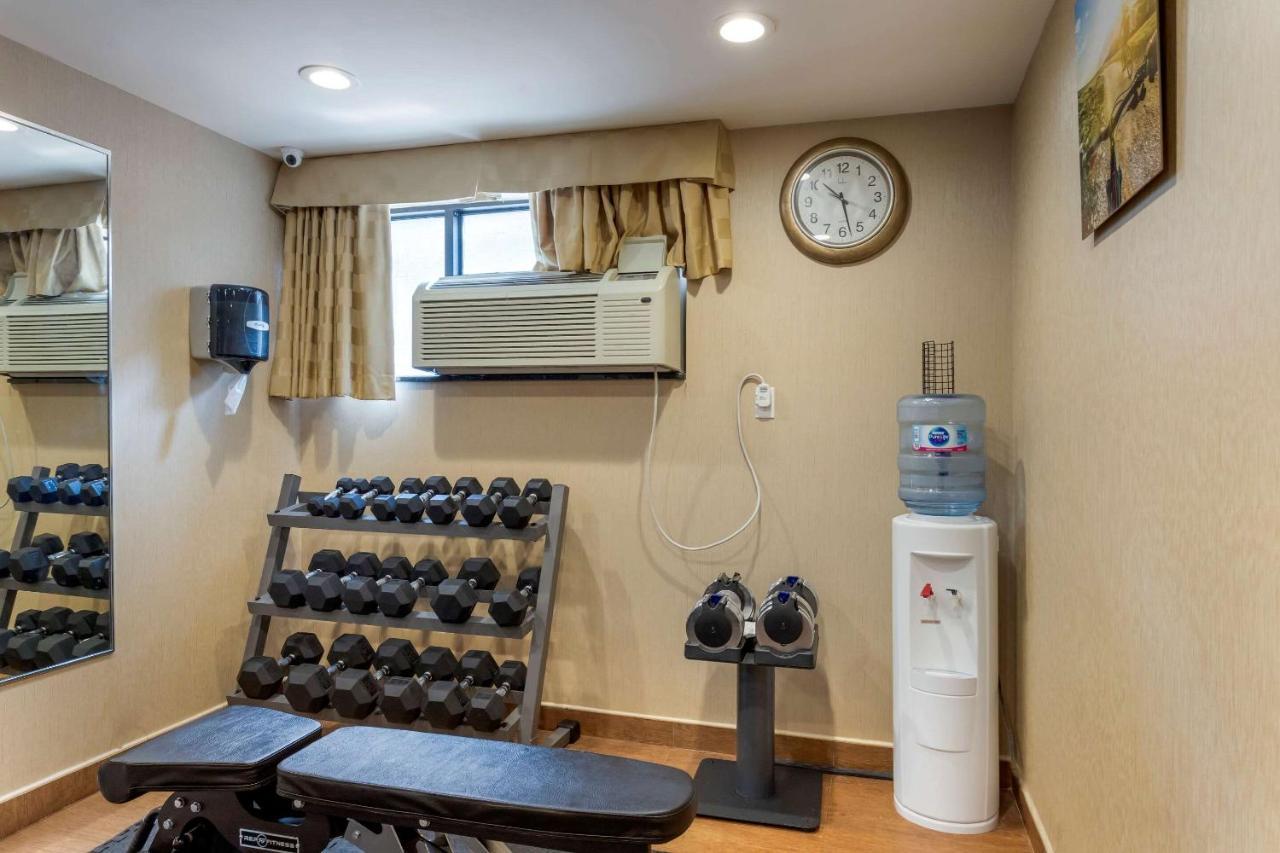 Comfort Inn Brooklyn New York Exterior photo